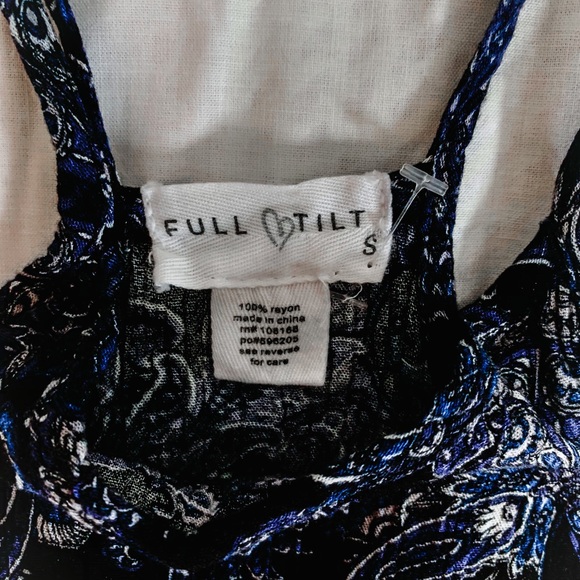 Paisley pattern blouse with slits on the side - Picture 5 of 5